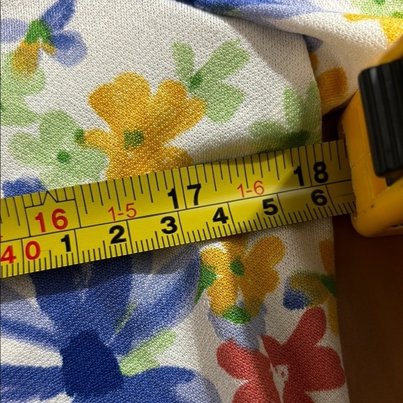 Yellow and Green Fitted 3/4 Sleeve Blouse - Picture 10 of 12